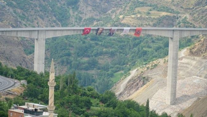 50 yıllık hayal gerçek oldu, Türkiye&#039;nin en yüksek köprüsü açılıyor