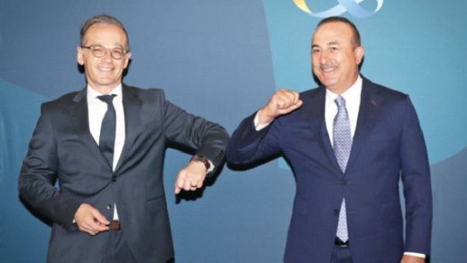 Bakan Çavuşoğlu: Fransa özür dilemeli