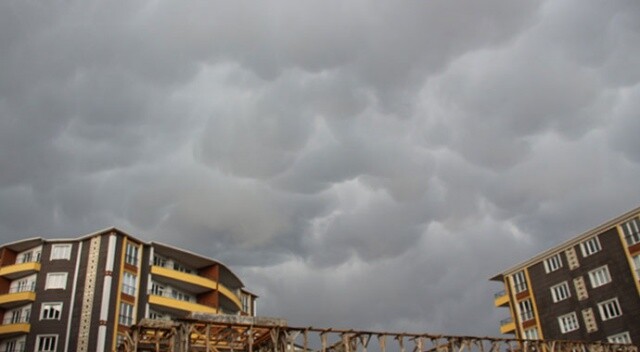 Erzurum&#039;da bulutlar etkileyici görüntüler oluşturdu