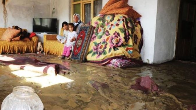 Erzurum ve Ağrı&#039;da hasara neden olan selin izleri siliniyor