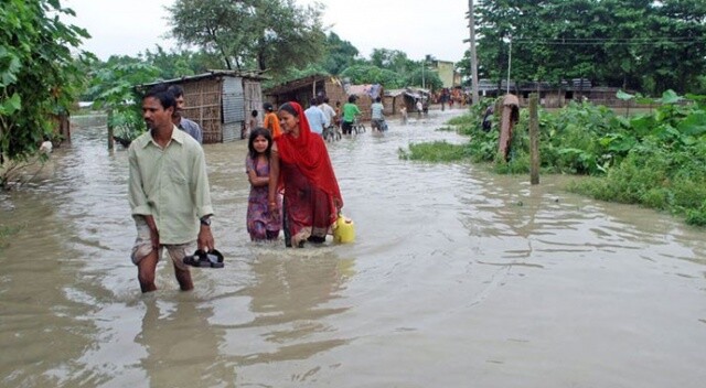 Güney Asya&#039;da sel ve heyelanlarda ölü sayısı 221&#039;e yükseldi
