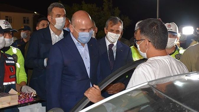 İçişleri Bakanı Süleyman Soylu trafik denetimine katıldı