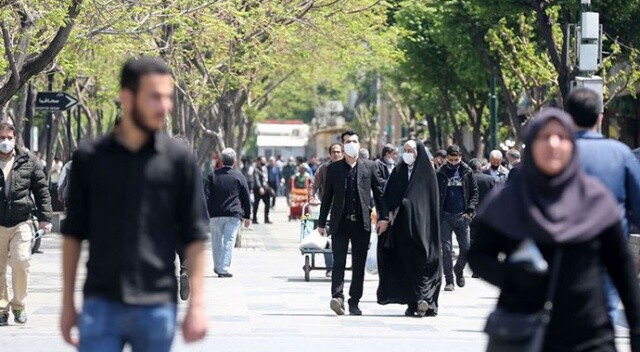 İran&#039;da Covid-19 ölümleri 12 bin 635&#039;e yükseldi