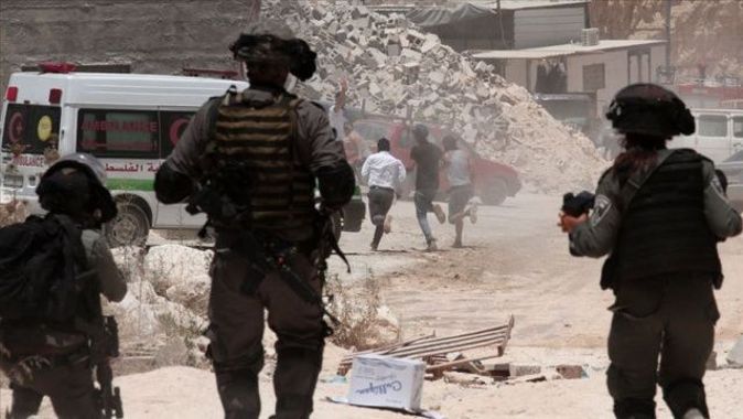 İsrail askerlerinden Batı Şeria&#039;daki Filistinli göstericilere müdahale