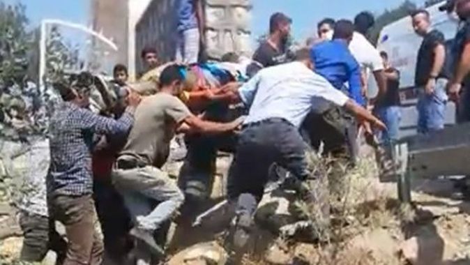 Mardin&#039;de beton mikseri şarampole yuvarlandı: 1 yaralı