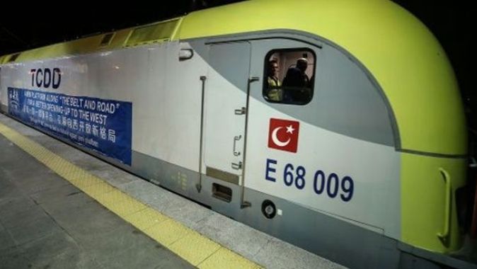 Marmaray&#039;dan 100&#039;üncü yük treni Avrupa&#039;ya geçiş yaptı
