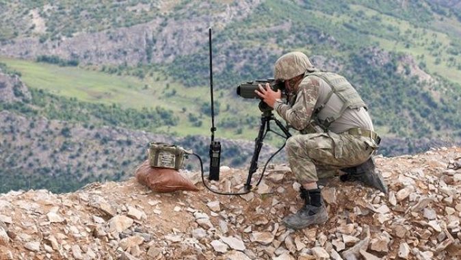MSB: Fırat Kalkanı bölgesinde 2 PKK/YPG&#039;li terörist gözaltına alındı