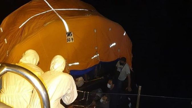 Muğla&#039;da Türk kara sularına itilen 37 sığınmacı kurtarıldı