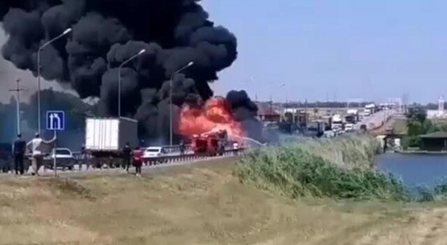 Rusya’da seyir halindeki kamyon alev topuna döndü