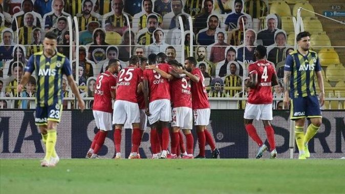 Sivasspor, deplasmanda Fenerbahçe&#039;yi 2-1 mağlup etti