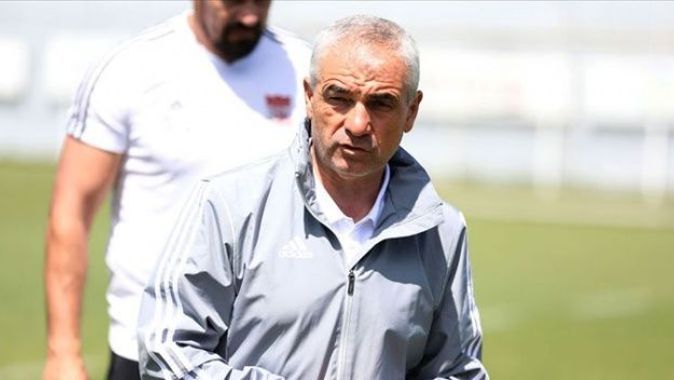 Sivasspor Teknik Direktörü Çalımbay&#039;dan fikstür tepkisi