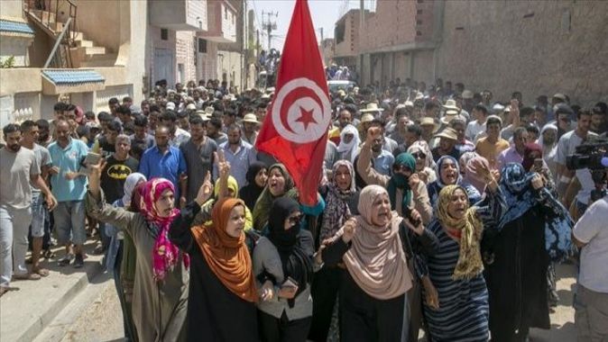 Tunus&#039;un Libya sınırında bir gencin öldürülmesine yönelik tepkiler sürüyor