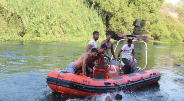 4 gündür bulunmayan kardeşleri için suya atlayıp, bot kaçırdılar