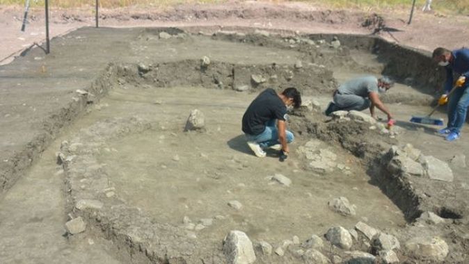 9 bin yıllık alanda yapılan kazıda bir insan iskeleti bulundu
