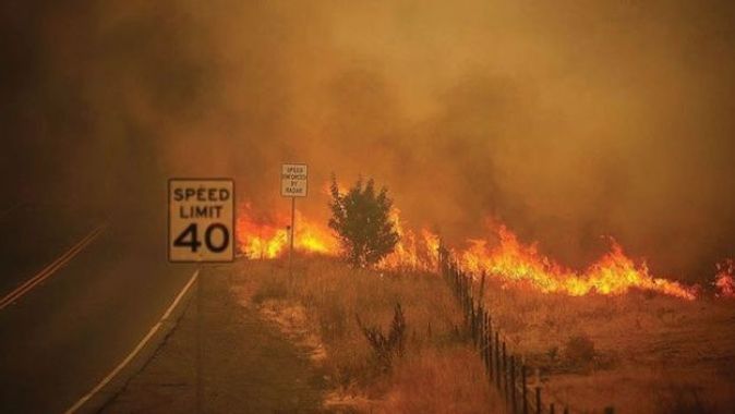 ABD alev alev yanıyor! Trump California&#039;daki yangınları &#039;büyük afet&#039; ilan etti