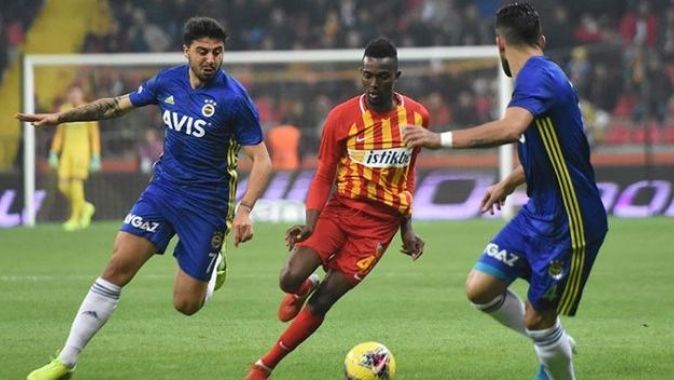 Beşiktaş ve Galatasaray, Mensah için karşı karşıya