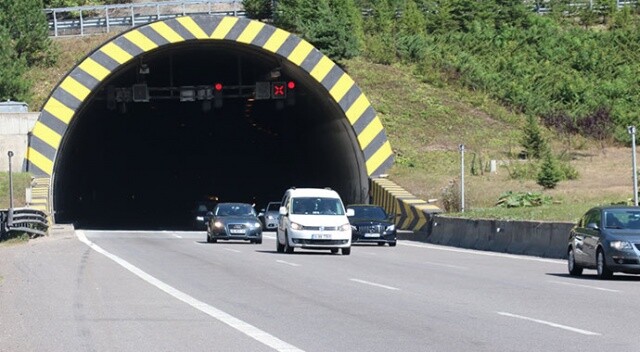Bolu Dağı Tüneli&#039;nden bayramda 621 bin 736 araç geçti