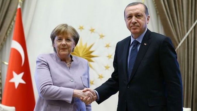 Cumhurbaşkanı Erdoğan, Almanya Başbakanı Merkel ile telefonla görüştü