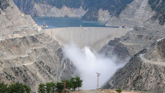 Deriner Barajı&#039;ndan ekonomiye devasa katkı