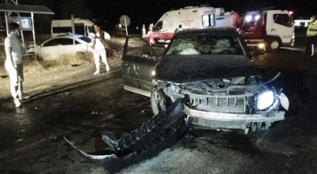 Diyarbakır’da iki otomobil kafa kafaya çarpıştı: 5 yaralı