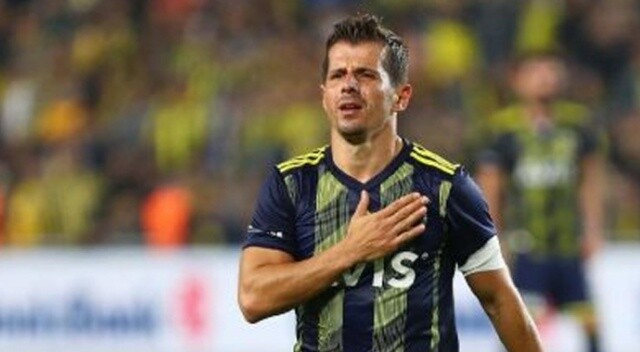 Emre Belözoğlu profesyonel futbol kariyerini noktaladığını açıkladı