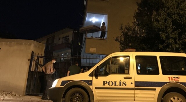 Polis ev karantinası olan pozitif hastaları denetliyor