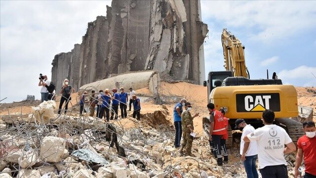Türkiye&#039;den giden kurtarma ekibi, Beyrut Limanı&#039;nda faaliyet yürütüyor