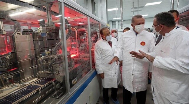 Türkiye&#039;nin ilk entegre güneş paneli üretim fabrikası açıldı