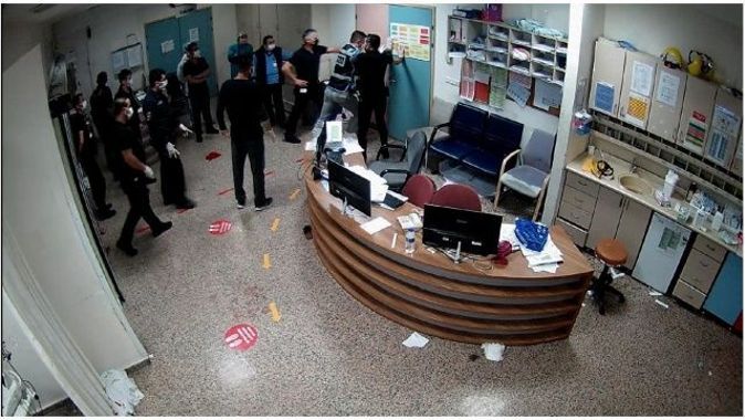 Ankara&#039;daki sağlık çalışanlarına saldırı girişiminin fotoğraf kareleri ortaya çıktı