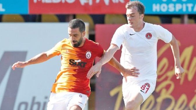 Aslan, gözünü transfer sezonu açılan Arap ligine çevirdi