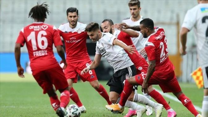Beşiktaş, evinde Antalyaspor ile berabere kaldı