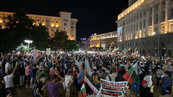 Bulgaristan&#039;daki siyasi kriz sürüyor