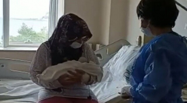 Covid-19 hastası hamile kadın tedavinin ardından bebeğine kavuştu