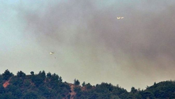 Hatay&#039;daki orman yangınına havadan müdahale tekrar başladı