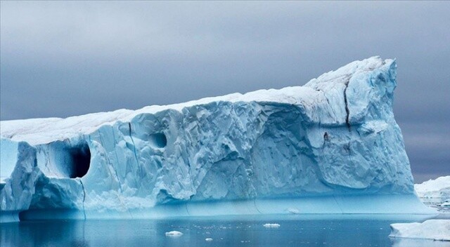 İklim değişikliği nedeniyle Grönland’da büyük bir buzul parçalandı
