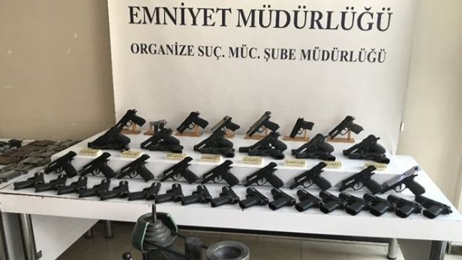 İstanbul’da silah kaçakçılığı operasyonu: 73 tabanca ele geçirildi