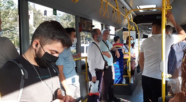 Metrobüs ve otobüslerde ayakta yolculuk devam ediyor