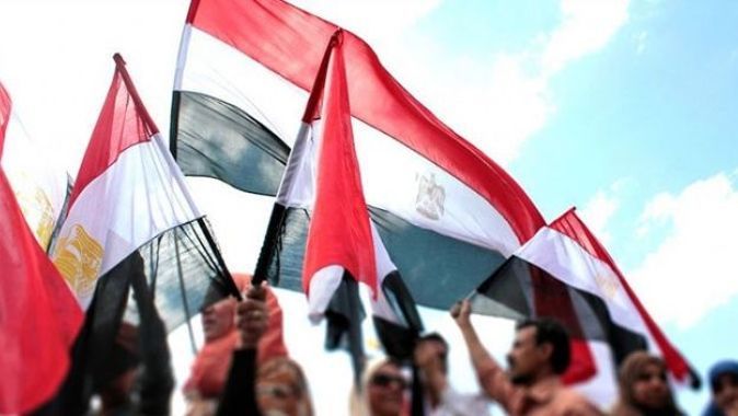 Mısır İdari Mahkemesi, Mursi&#039;nin oğlu dahil 6 avukatı barodan ihraç etti