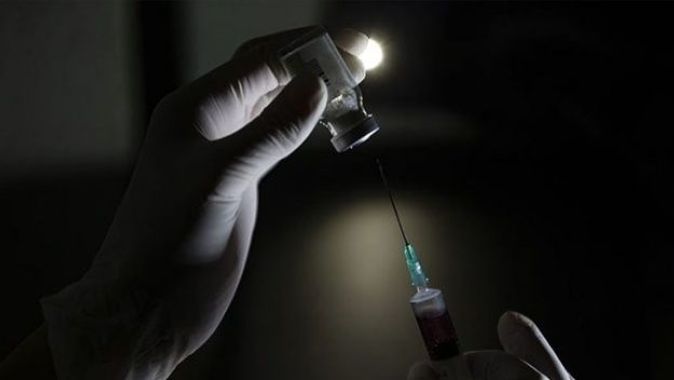 Oxford Üniversitesinin Kovid-19 aşısının klinik denemelerine devam edilecek