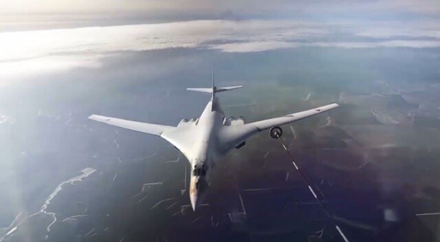 Rusya&#039;nın uzun menzilli uçakları havada kalma rekoru kırdı