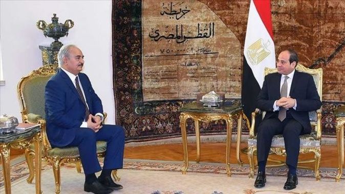 Sisi, Kahire&#039;de Hafter ve Akile Salih ile bir araya geldi