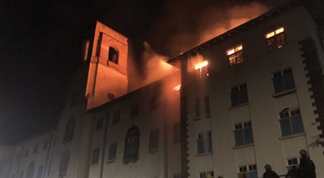 Uganda Makerere Üniversitesi’nde yangın