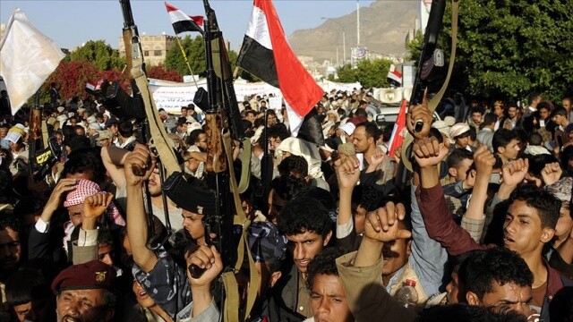 Yemen&#039;de BAE destekli güçler göstericilere ateş açtı