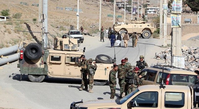 Afganistan&#039;da ordu üssüne Taliban saldırısı: 20 ölü