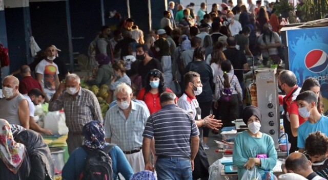 Antalya’da kapalı semt pazarında sosyal mesafe ‘sıfıra&#039; indi