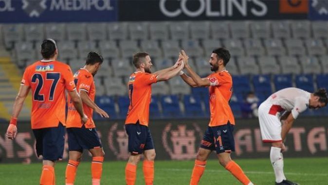 Başakşehir Antalyaspor&#039;a patladı: 5-1