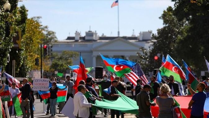 Beyaz Saray önünde Azerbaycan&#039;a destek mitingi düzenlendi