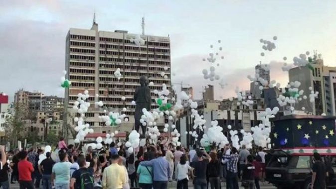 Beyrut’taki patlamada hayatını kaybedenlerin ailesinden “balonlu” anma