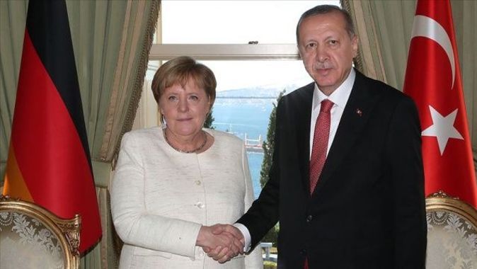 Cumhurbaşkanı Erdoğan, Almanya Başbakanı Merkel ile video konferans yöntemi ile görüştü