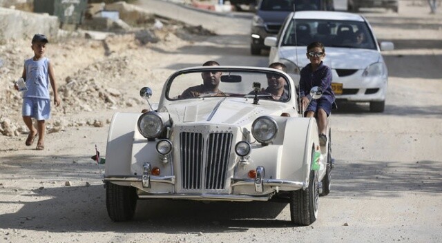 Filistinli genç karantinada klasik araç yaptı